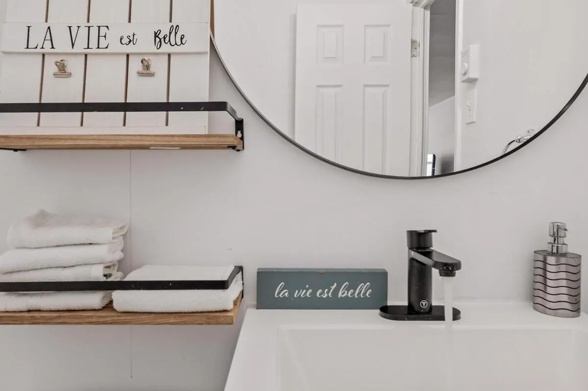 Vivez La Belle Vie, 2 Beds Apartment Quebec City 0*,  Canada