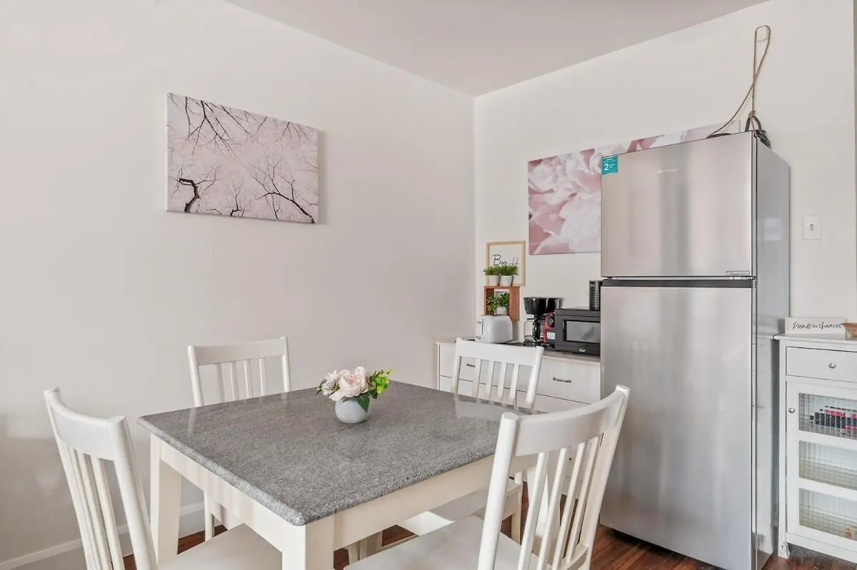 Vivez La Belle Vie, 2 Beds Apartment Quebec City 0*,  Canada